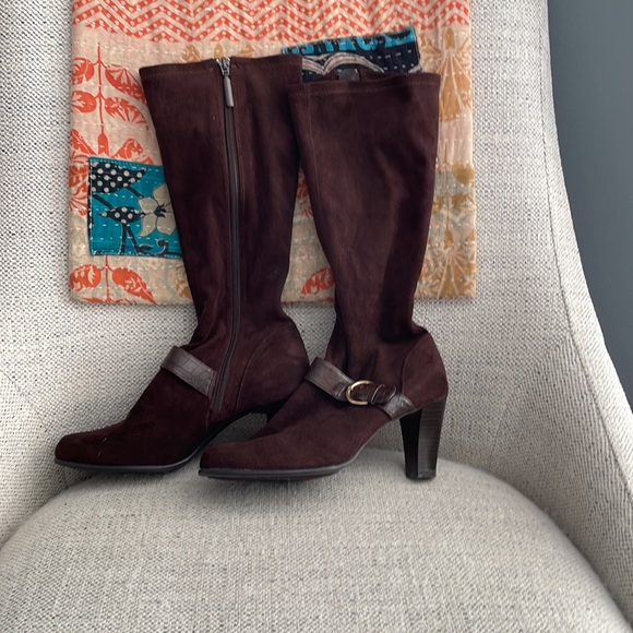 Predictions high heel boots, brown faux suede, size 8.5 - Picture 3 of 7